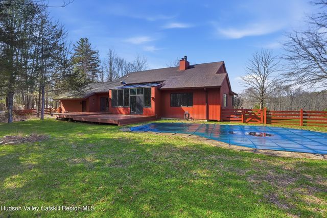6 Tall Pines Road, New Paltz, NY 12561