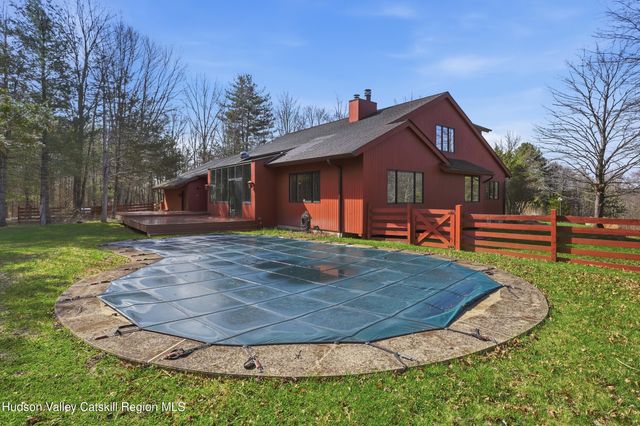 6 Tall Pines Road, New Paltz, NY 12561