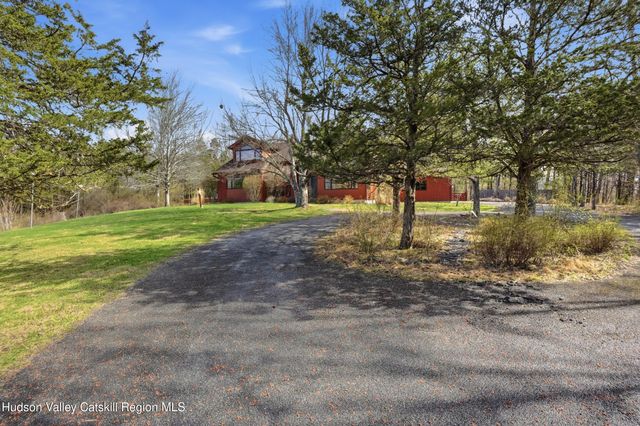 6 Tall Pines Road, New Paltz, NY 12561
