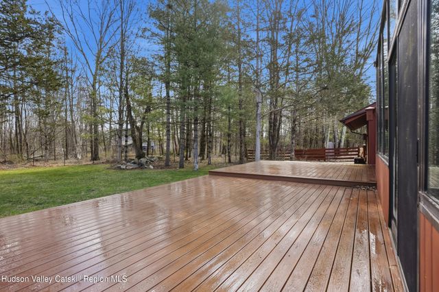 6 Tall Pines Road, New Paltz, NY 12561
