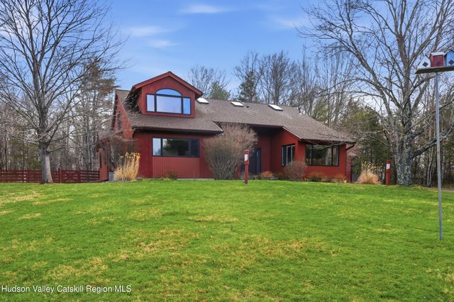 6 Tall Pines Road, New Paltz, NY 12561