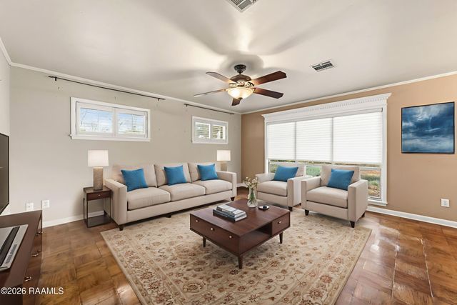 106 Woodcrest Drive, Lafayette, LA 70506