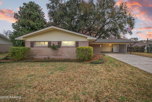 106 Woodcrest Drive, Lafayette, LA 70506