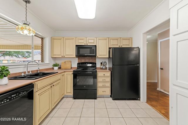 106 Woodcrest Drive, Lafayette, LA 70506