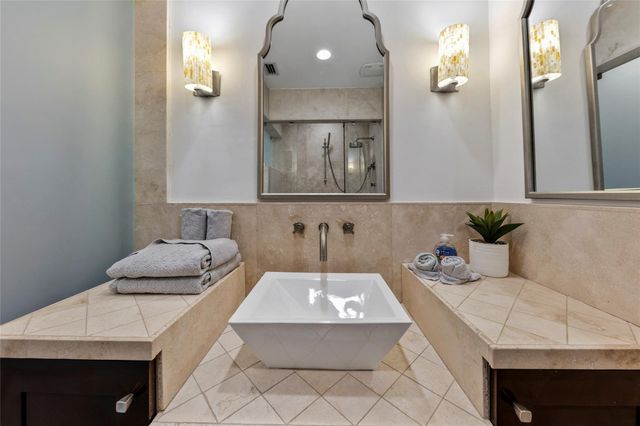 2430 Castilla Isle, Fort Lauderdale, FL 33301