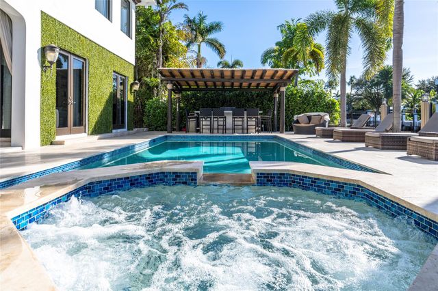 2430 Castilla Isle, Fort Lauderdale, FL 33301