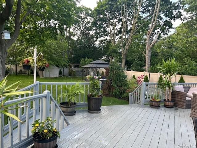 11 Karen Street, West Babylon, NY 11704