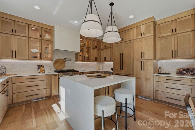 1637 Longfellow Street, Charlotte, NC 28205