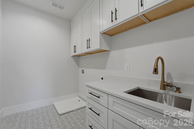 1637 Longfellow Street, Charlotte, NC 28205