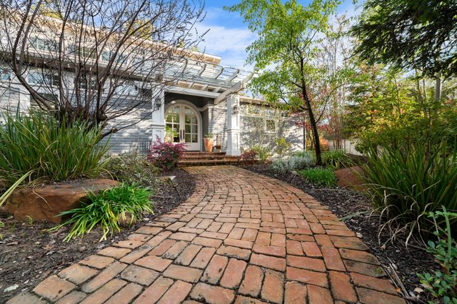 42440 Kaweah River Drive, Three Rivers, CA 93271