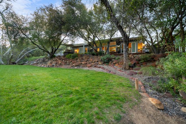 42440 Kaweah River Drive, Three Rivers, CA 93271