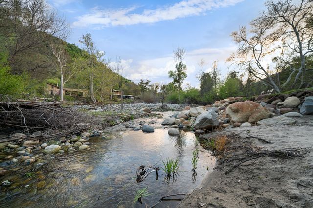 42440 Kaweah River Drive, Three Rivers, CA 93271
