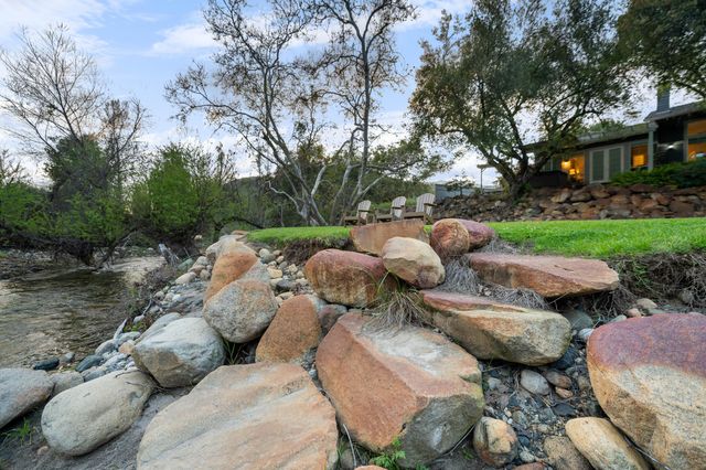 42440 Kaweah River Drive, Three Rivers, CA 93271
