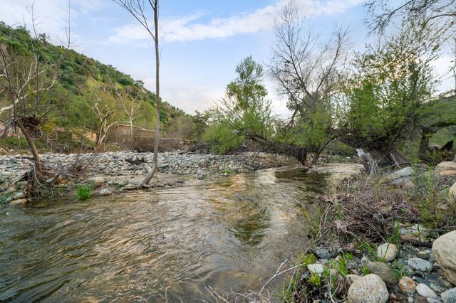 42440 Kaweah River Drive, Three Rivers, CA 93271