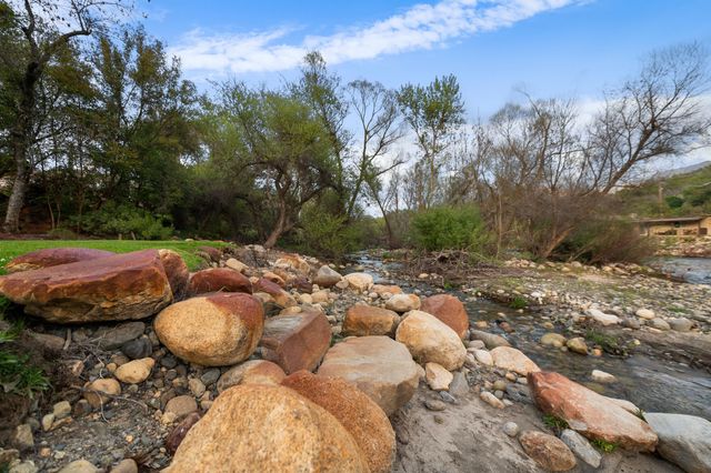 42440 Kaweah River Drive, Three Rivers, CA 93271