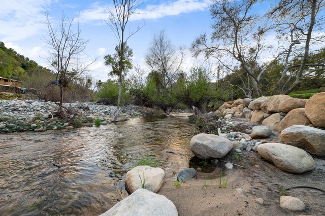 42440 Kaweah River Drive, Three Rivers, CA 93271