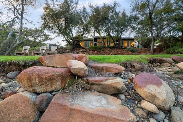 42440 Kaweah River Drive, Three Rivers, CA 93271