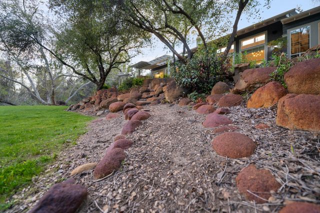 42440 Kaweah River Drive, Three Rivers, CA 93271