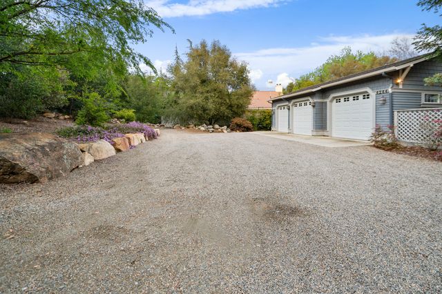42440 Kaweah River Drive, Three Rivers, CA 93271