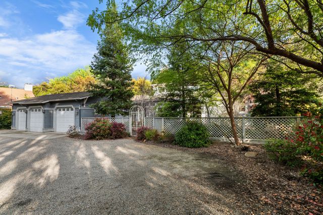 42440 Kaweah River Drive, Three Rivers, CA 93271