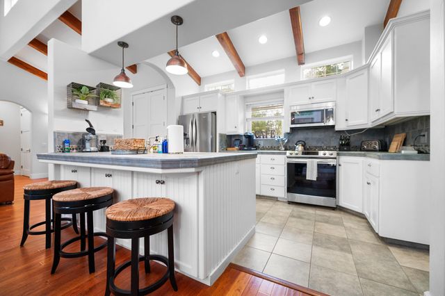 42440 Kaweah River Drive, Three Rivers, CA 93271