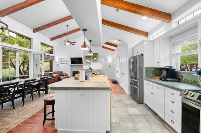 42440 Kaweah River Drive, Three Rivers, CA 93271