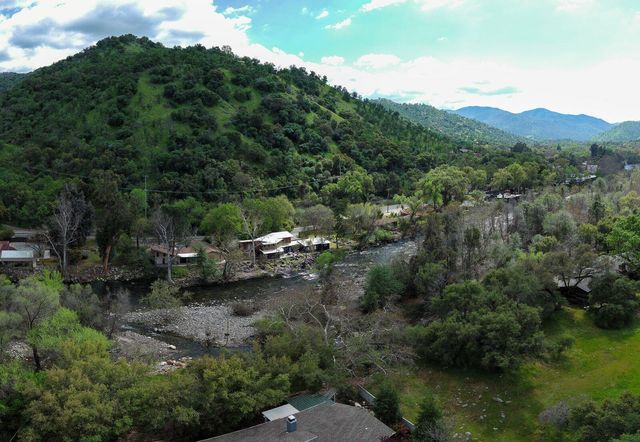 42440 Kaweah River Drive, Three Rivers, CA 93271