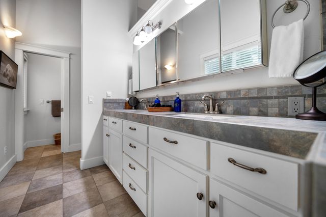 42440 Kaweah River Drive, Three Rivers, CA 93271