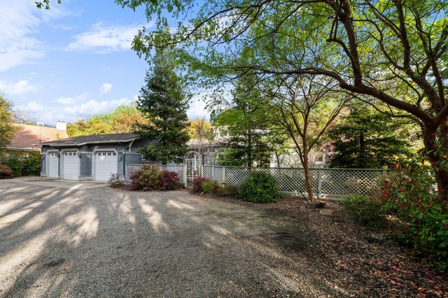 42440 Kaweah River Drive, Three Rivers, CA 93271