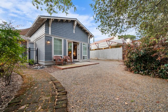 42440 Kaweah River Drive, Three Rivers, CA 93271