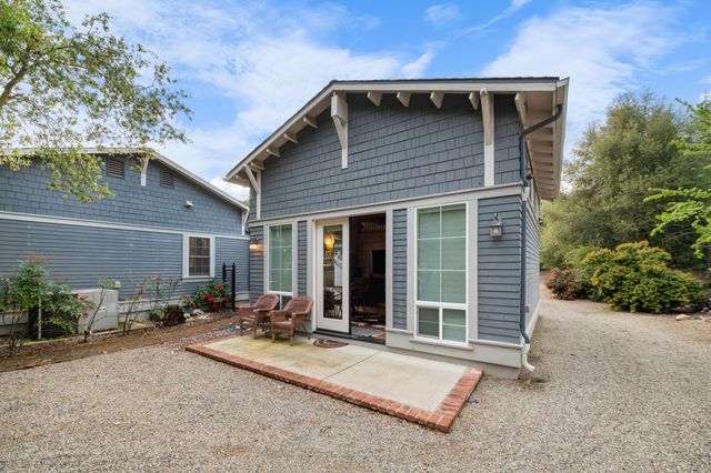 42440 Kaweah River Drive, Three Rivers, CA 93271