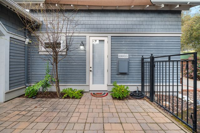 42440 Kaweah River Drive, Three Rivers, CA 93271