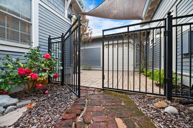 42440 Kaweah River Drive, Three Rivers, CA 93271