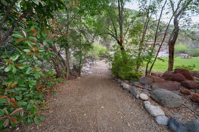 42440 Kaweah River Drive, Three Rivers, CA 93271