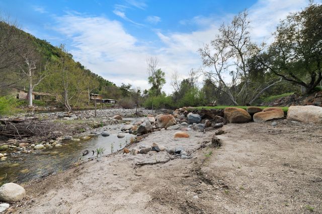 42440 Kaweah River Drive, Three Rivers, CA 93271