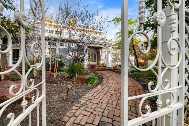 42440 Kaweah River Drive, Three Rivers, CA 93271