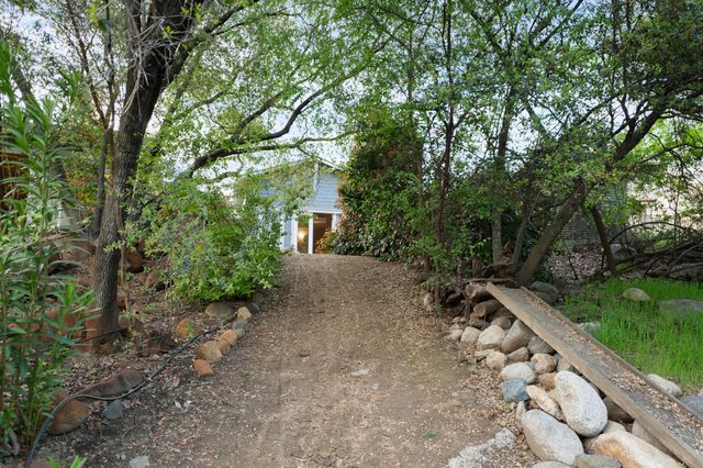 42440 Kaweah River Drive, Three Rivers, CA 93271