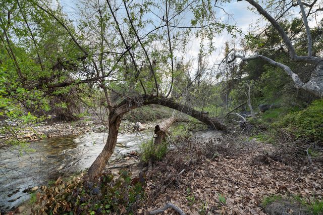 42440 Kaweah River Drive, Three Rivers, CA 93271