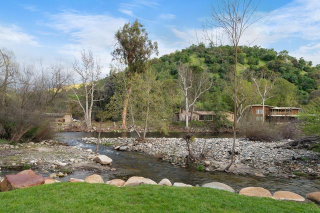 42440 Kaweah River Drive, Three Rivers, CA 93271