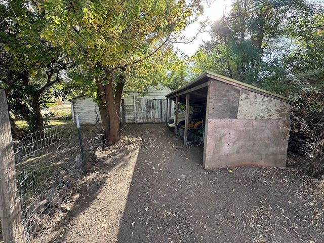 307 S Crystal, La Crosse, WA 99143