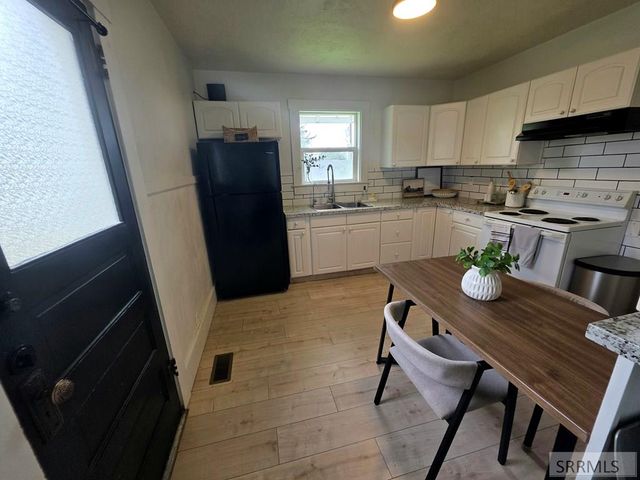 246 S 2nd E, Rexburg, ID 83440