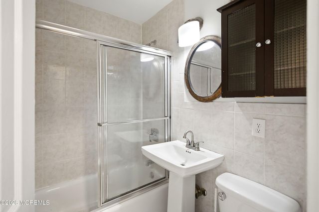 29 Windsor Drive, East Brunswick, NJ 08816