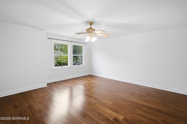 29 Windsor Drive, East Brunswick, NJ 08816