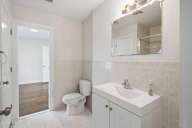 29 Windsor Drive, East Brunswick, NJ 08816