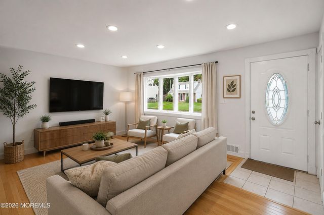 29 Windsor Drive, East Brunswick, NJ 08816