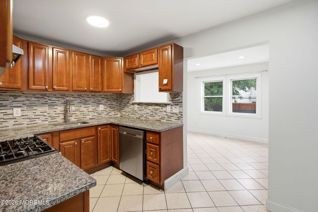 29 Windsor Drive, East Brunswick, NJ 08816