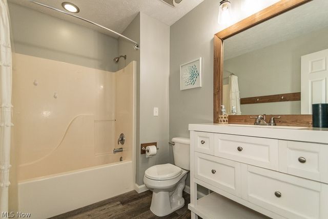 102 Saw Mill Bend, Chardon, OH 44024