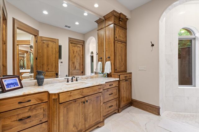 3705 Champions Ridge Ln, Longview, TX 75605