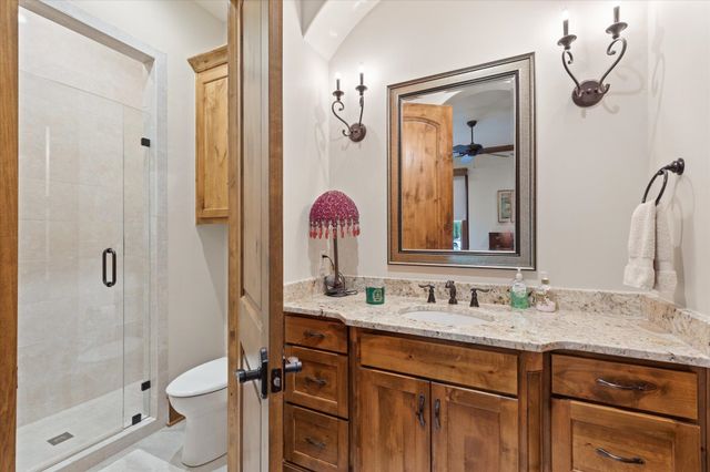 3705 Champions Ridge Ln, Longview, TX 75605