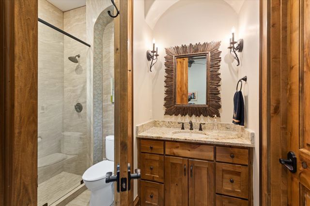 3705 Champions Ridge Ln, Longview, TX 75605